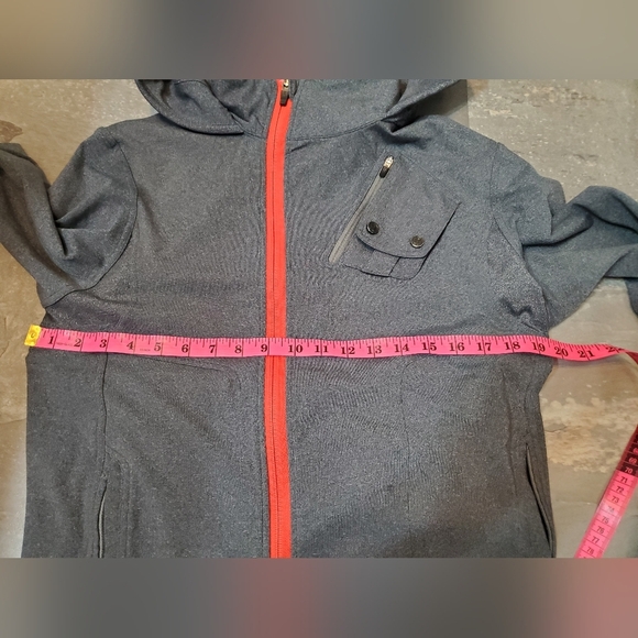 Lululemon heathered grey jacket. Red touch. Y2K. Men size M. - Picture 8 of 10